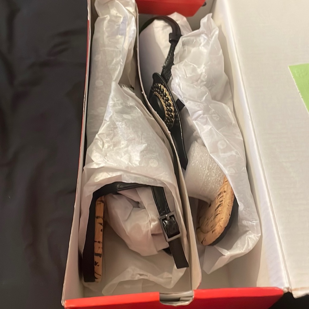 Snap sandals